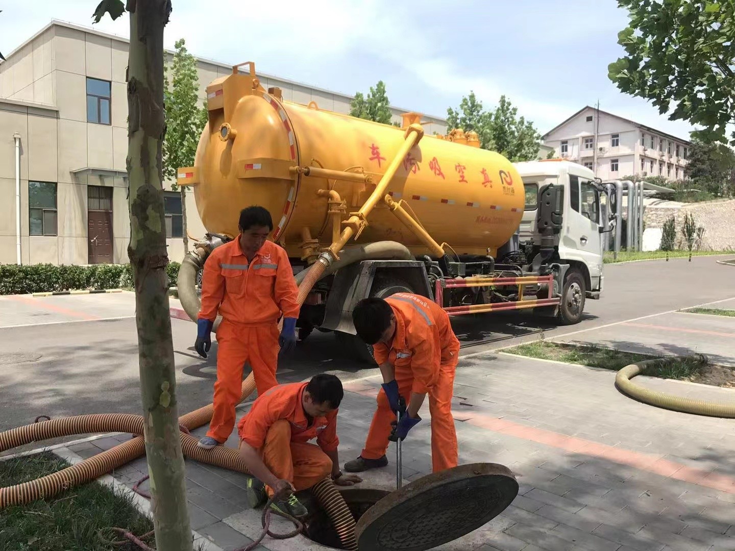 金阳化粪池清理与5-8吨吸粪车施工效率分析